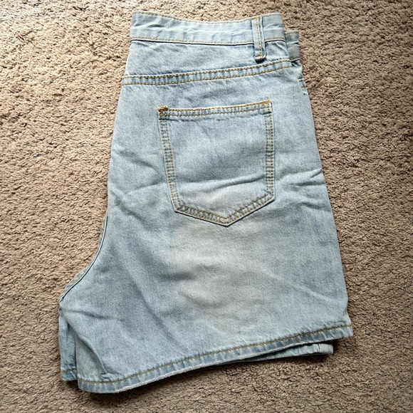NWOT denim shorts - Picture 3 of 3